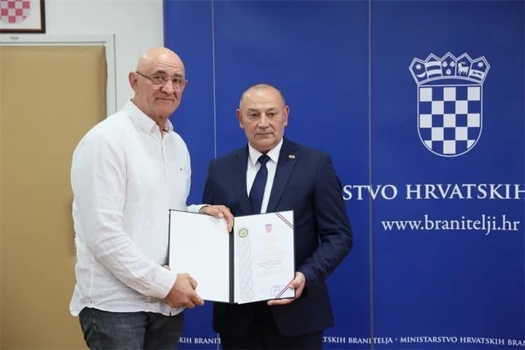 Ministar Medved uručio braniteljske zahvalnice u prigodi obilježavanja 34. obljetnice pogibije hrvatskih branitelja u Kusonjama