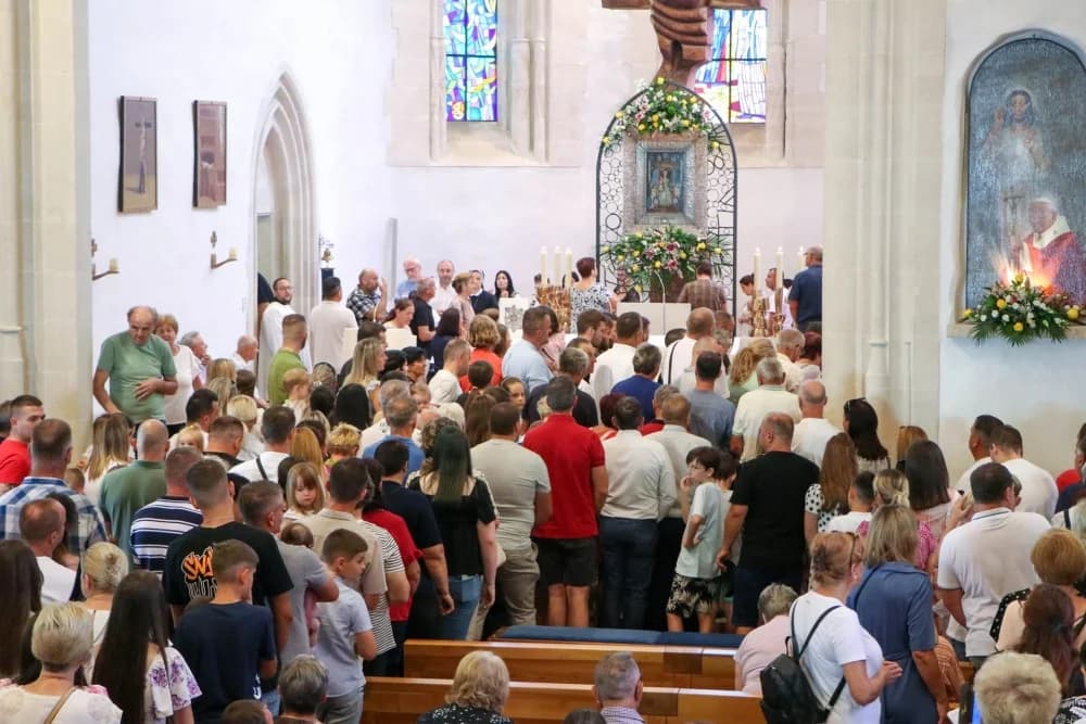 Na početku nove školske godine Požeška biskupija uputila pomoć obiteljima s brojnom djecom