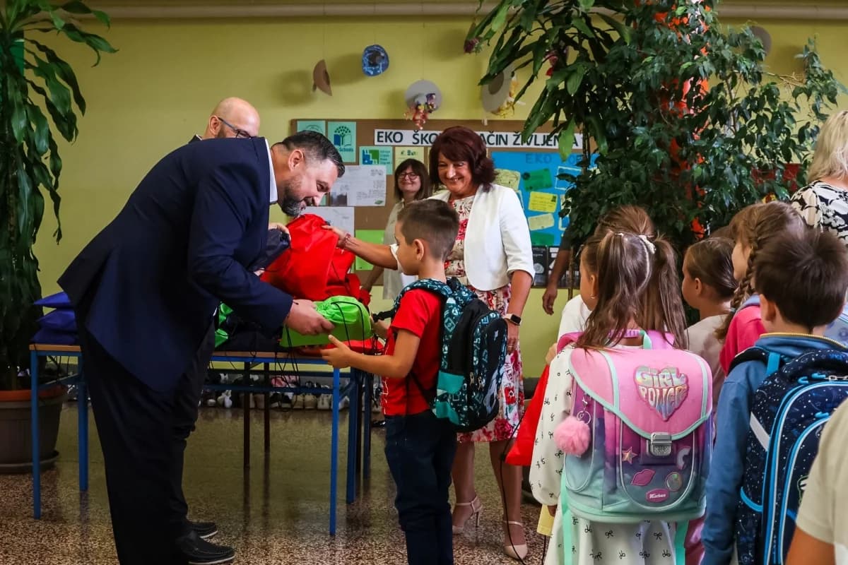 Prvi dan škole u Požeško-slavonskoj županiji: 590 prvašića započelo novo životno poglavlje