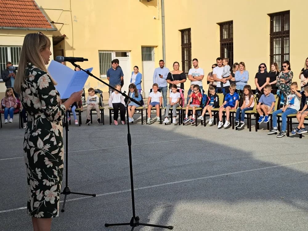 Gradonačelnik Miličević i njegova zamjenica Martinek obišli požeške gradske škole