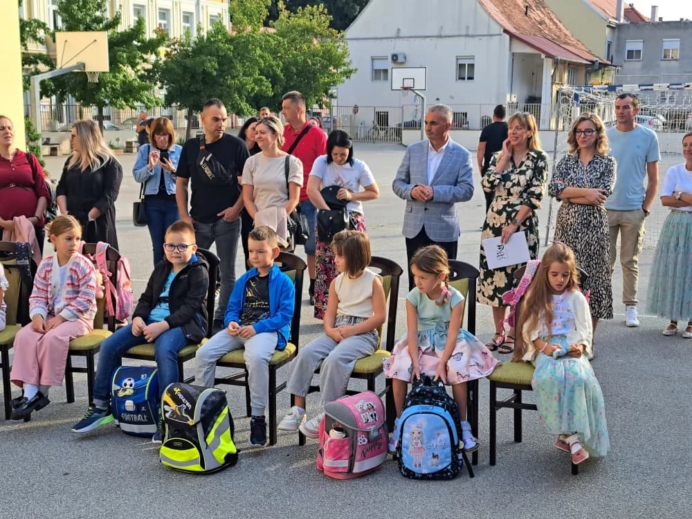 Gradonačelnik Miličević i njegova zamjenica Martinek obišli požeške gradske škole