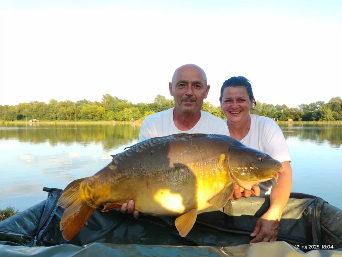 1. Ekipni EXTREME šaranski kup: Pecali 74 sata, najveću ribu tešku 15,83 kg ulovio Nikola Obradović
