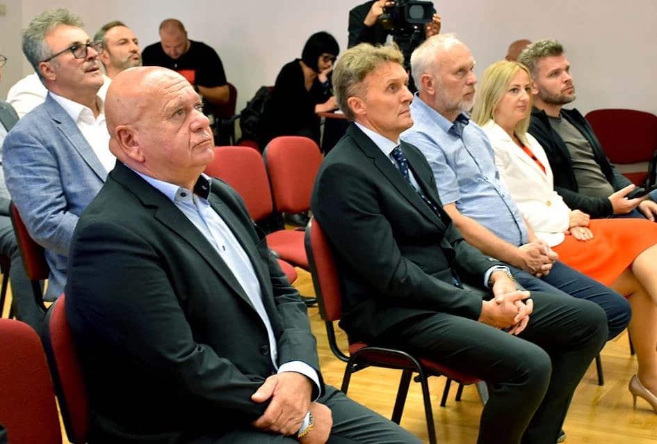 Zlatne kune dobile tvrtke Lipik glas, Usluga i Legac partner