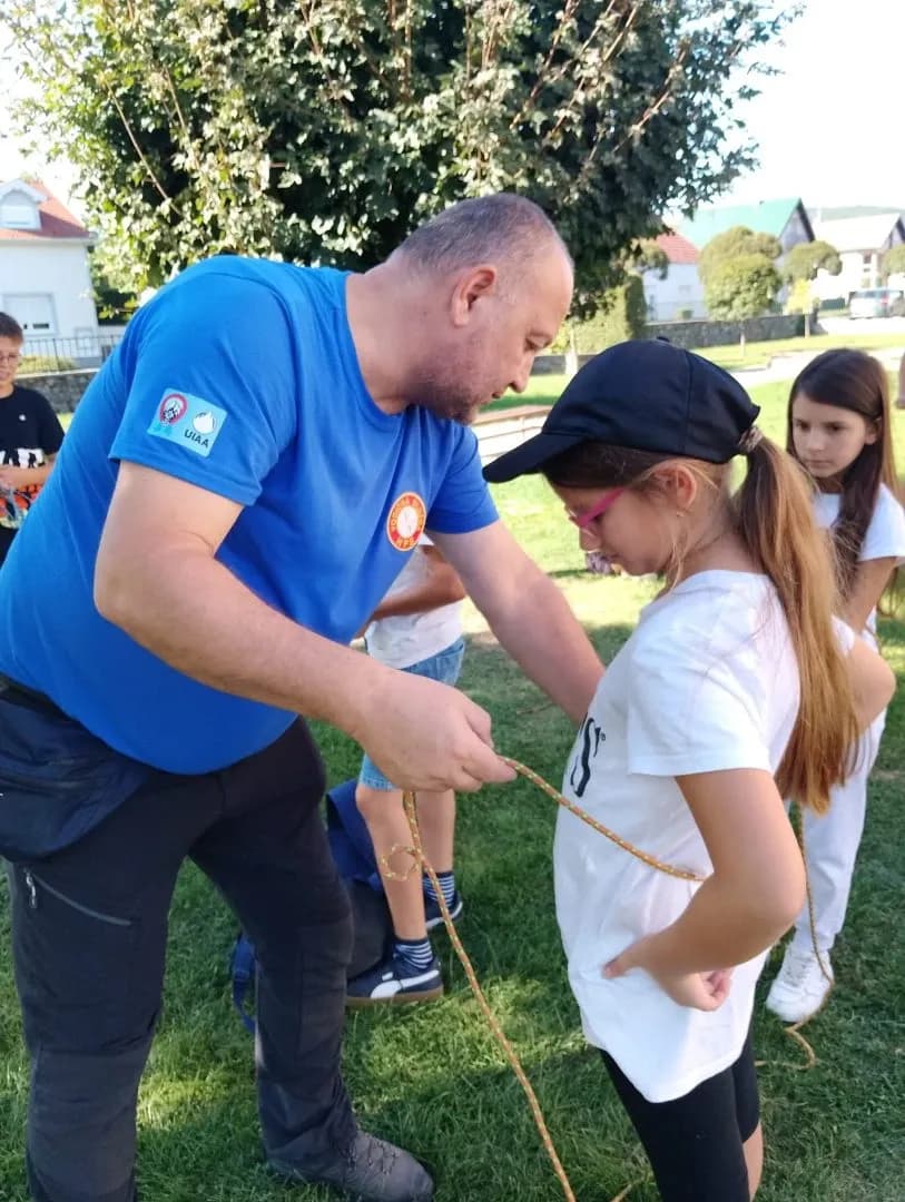 [FOTO] Dječja planinarska škola HPD Vidim Kutjevo: Mali planinari upoznali osnove planinarstva