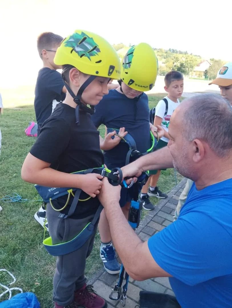 [FOTO] Dječja planinarska škola HPD Vidim Kutjevo: Mali planinari upoznali osnove planinarstva