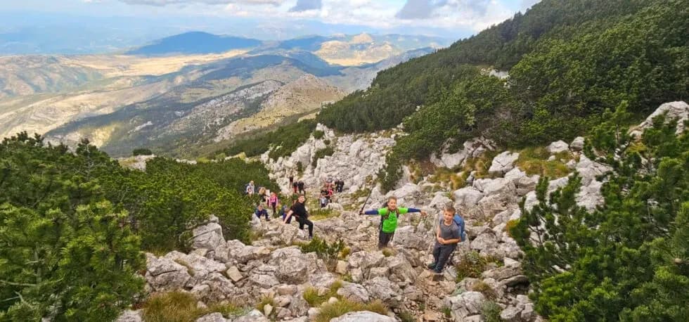(FOTOGALERIJA) Mali požeški planinari Kempfići osvojili najviši vrh Hrvatske