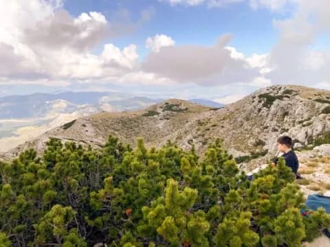 (FOTOGALERIJA) Mali požeški planinari Kempfići osvojili najviši vrh Hrvatske