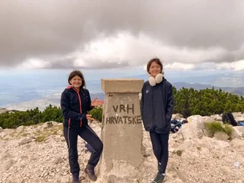 (FOTOGALERIJA) Mali požeški planinari Kempfići osvojili najviši vrh Hrvatske