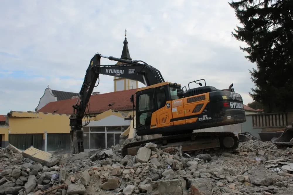 Rušenje stare tržnice: Na istom bi mjestu trebala niknuti nova, a hoće li!?