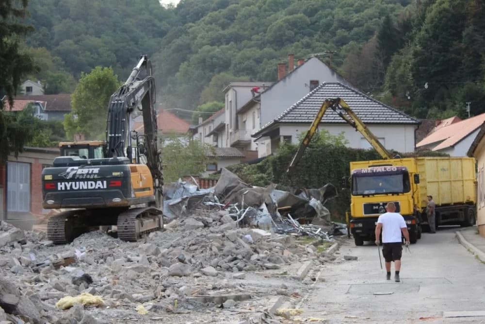 Rušenje stare tržnice: Na istom bi mjestu trebala niknuti nova, a hoće li!?