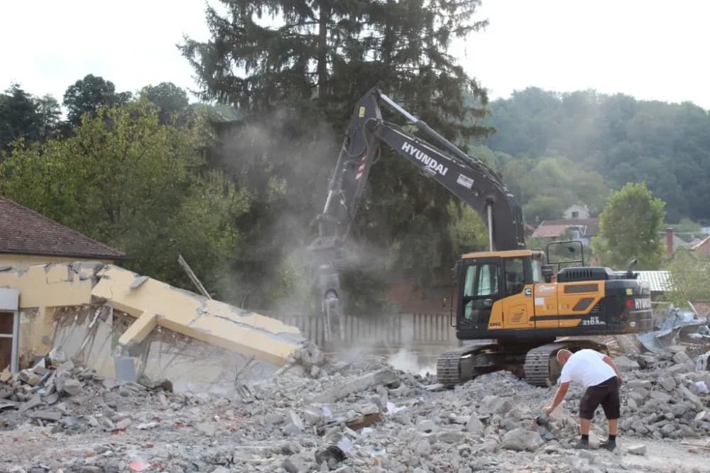 Rušenje stare tržnice: Na istom bi mjestu trebala niknuti nova, a hoće li!?