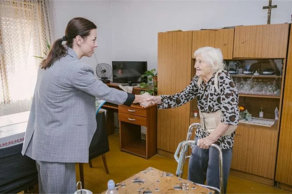 [FOTO] Posjet korisnicima projekta “Zaželi – za bolje sutra III” povodom Dana starijih osoba