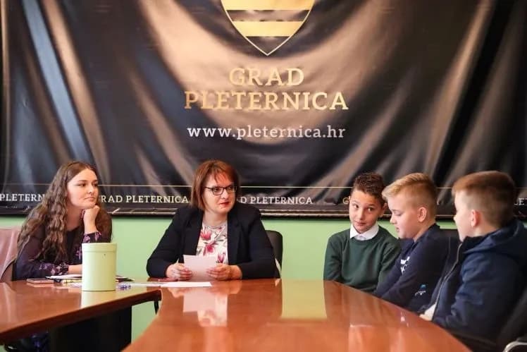 Za novu dječju gradonačelnicu Pleternice izabrana Petra Kladarić, a za zamjenicu Korina Vukušić