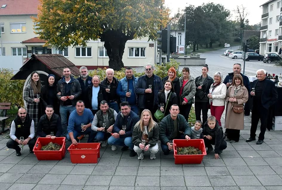 Graševina s Trga: Svečani završetak berbe u srcu Kutjeva na kojoj je za novog vincilira izabran Ante Paulić