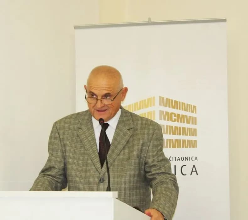 MJESEC HRVATSKE KNJIGE U PLETERNIČKOJ KNJIŽNICI: Predstavljena zbirka pjesama ’Kapi uspomena’ Predraga Milosavljevića