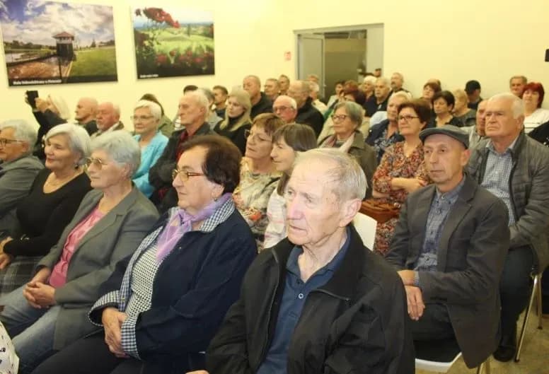 MJESEC HRVATSKE KNJIGE U PLETERNIČKOJ KNJIŽNICI: Predstavljena zbirka pjesama ’Kapi uspomena’ Predraga Milosavljevića