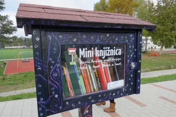 Mini knjižnica