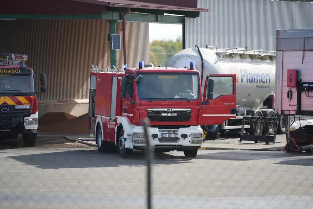 Zapalila se sušara u Golobrdcima; na terenu pripadnici JVP Grada Požege