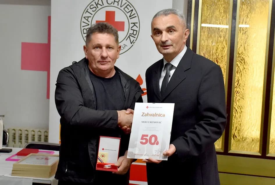 Prigodnom svečanošću i dodjelom priznanja Gradsko društvo Crvenog križa Požega obilježilo Dan dobrovoljnih darivatelja krvi.