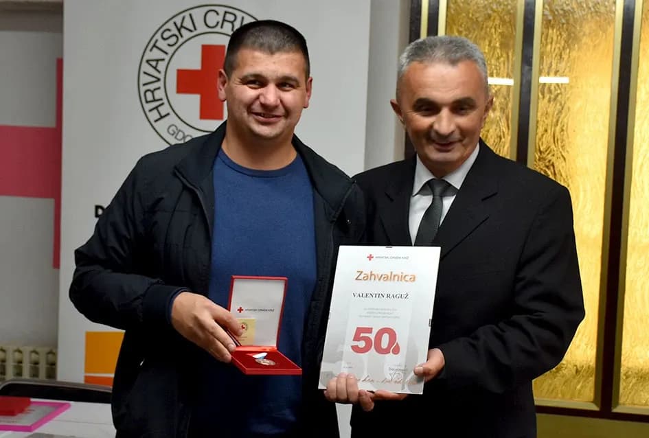 Prigodnom svečanošću i dodjelom priznanja Gradsko društvo Crvenog križa Požega obilježilo Dan dobrovoljnih darivatelja krvi.