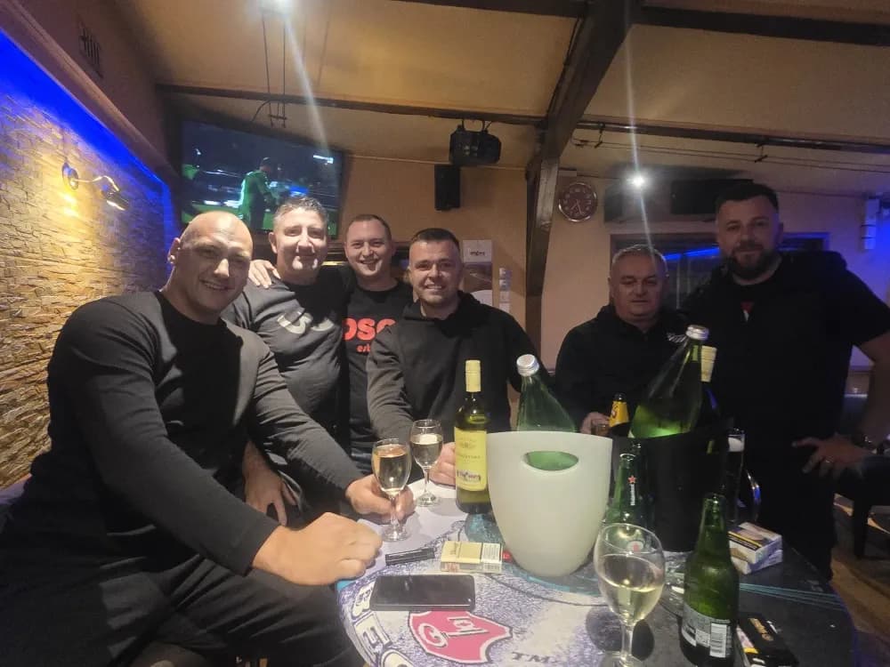 Čapljina opet “okupirala” Kutjevo – vesela ekipa stigla ranije da ne propusti ni kap graševine!
