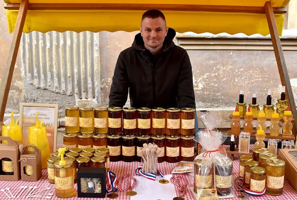 JESEN U POŽEGI: štandovi puni domaćih okusa i tradicionalno krštenje mošta