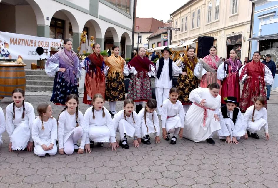 JESEN U POŽEGI: štandovi puni domaćih okusa i tradicionalno krštenje mošta