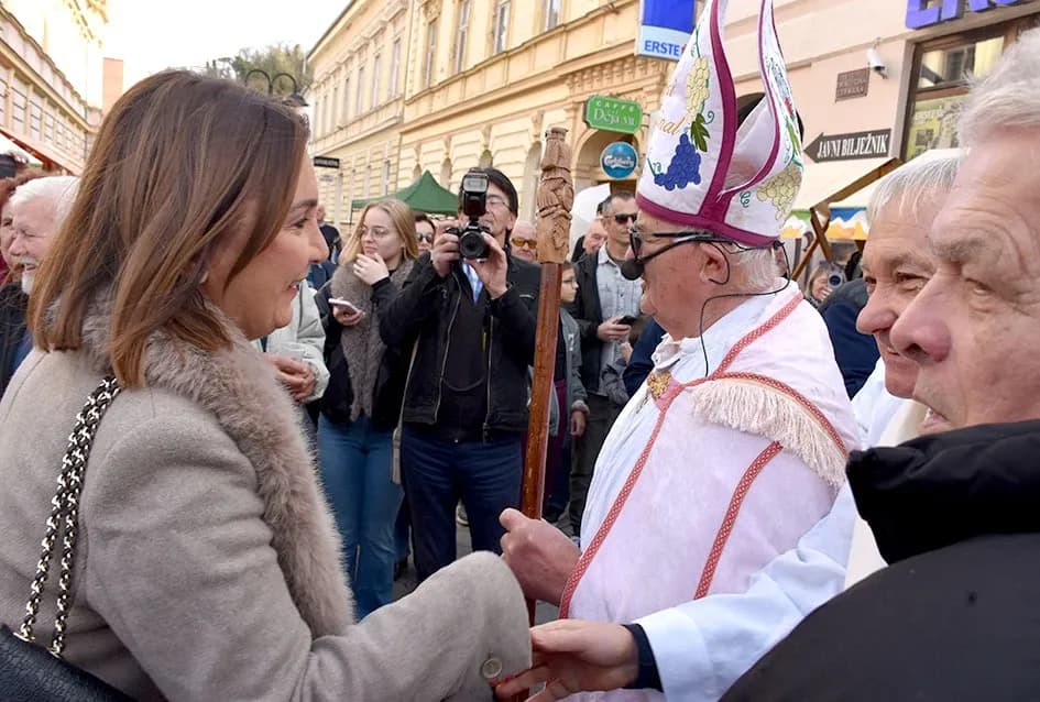 JESEN U POŽEGI: štandovi puni domaćih okusa i tradicionalno krštenje mošta