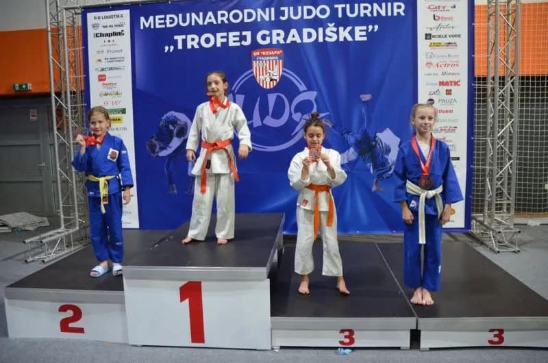 Sjajni uspjeh mladih judaša: Čaglinski Slavonac osvojio medalje na međunarodnom turniru u Gradišci