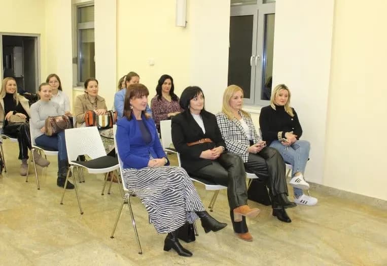 PLETERNICA: Predstavljena knjiga „Srce zvjerke“  Daliborke Carević Devernay iz Zagreba