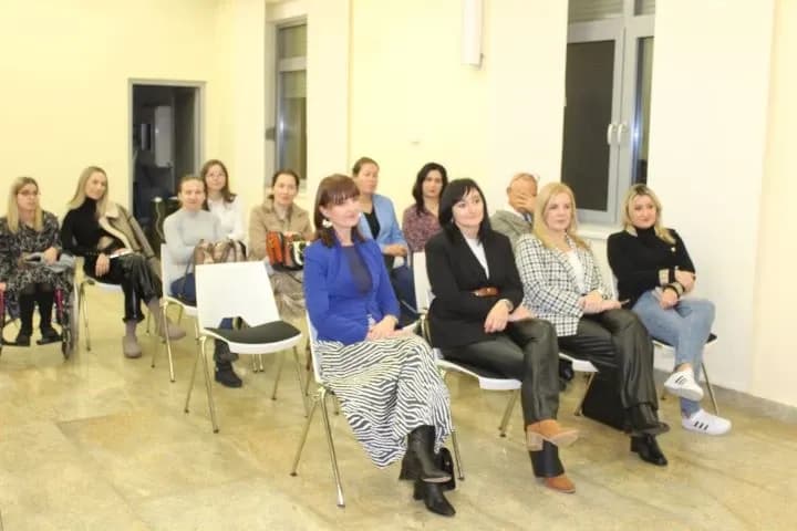 PLETERNICA: Predstavljena knjiga „Srce zvjerke“  Daliborke Carević Devernay iz Zagreba
