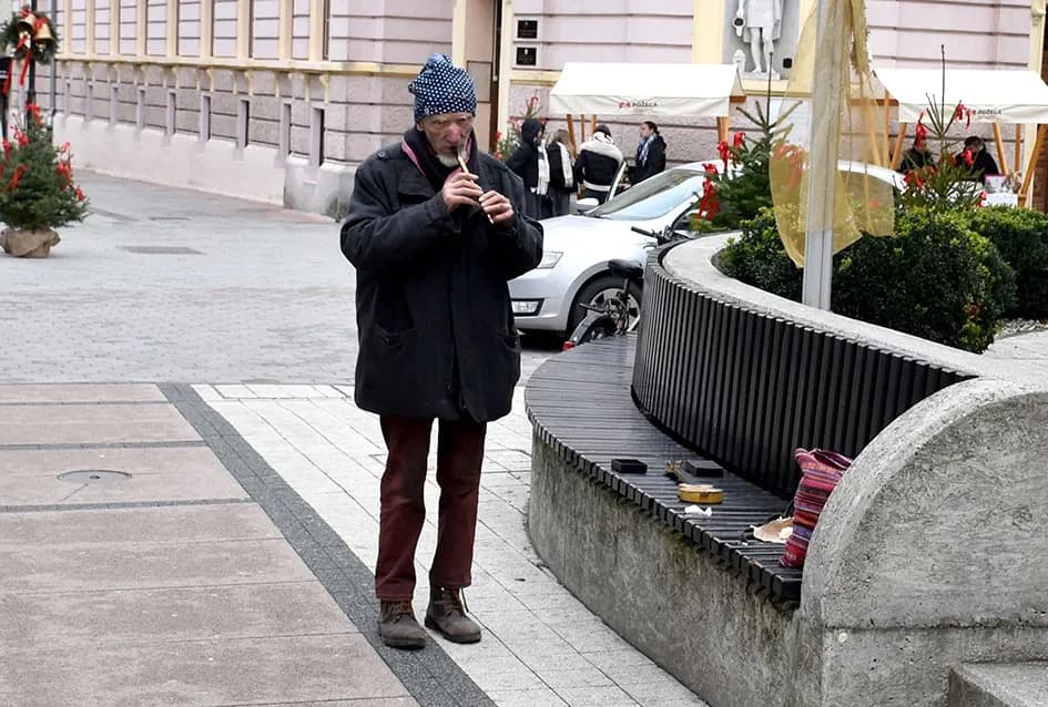 Požeški ulični svirač Rajko: Od tambure do frule za zmije