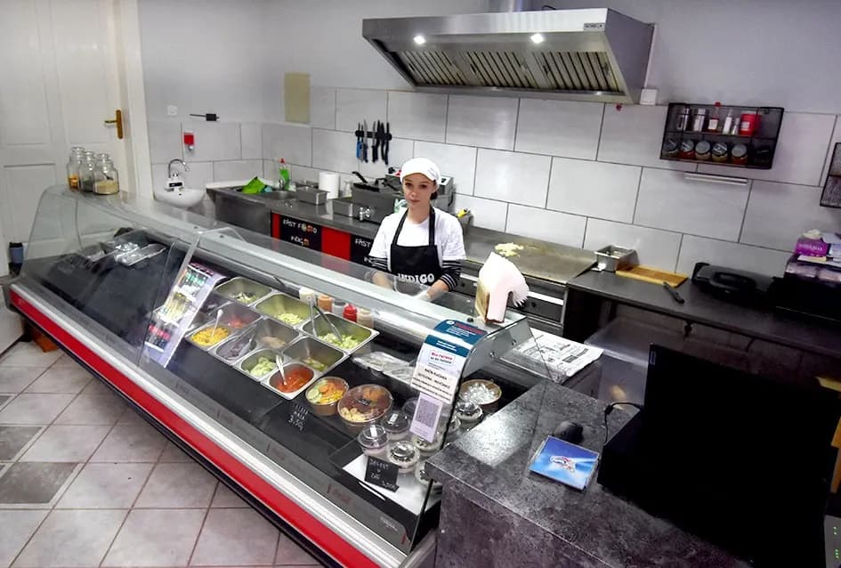 Fast food ’Indigo’ u Požegi: Mjesto gdje se dobro i obilno jede, s obitelji Milinović za kormilom