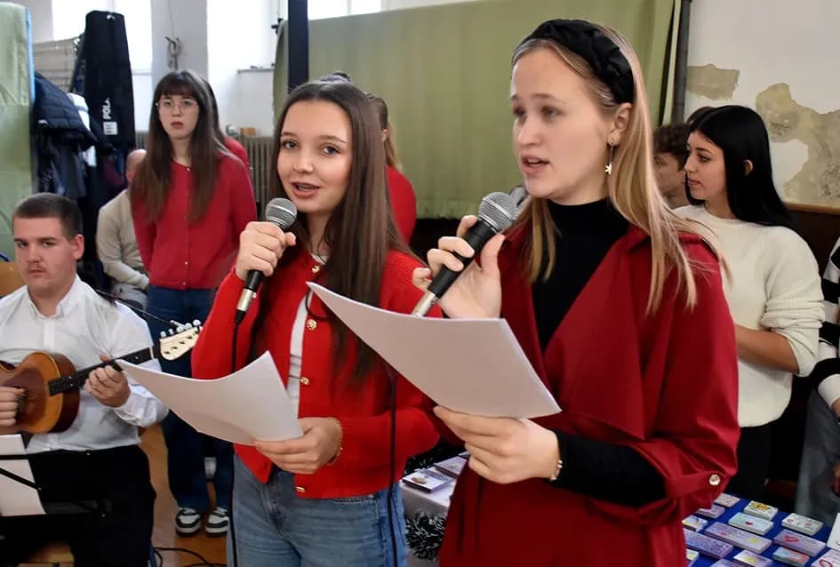 Čarolija zajedništva: Kempfovci još jednom oduševili blagdanskom izložbom „Prilika za sve“