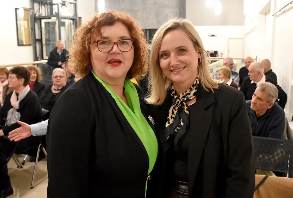 Poezija i makrame Slavice Šperande oduševili posjetitelje Gradske knjižnice Požega