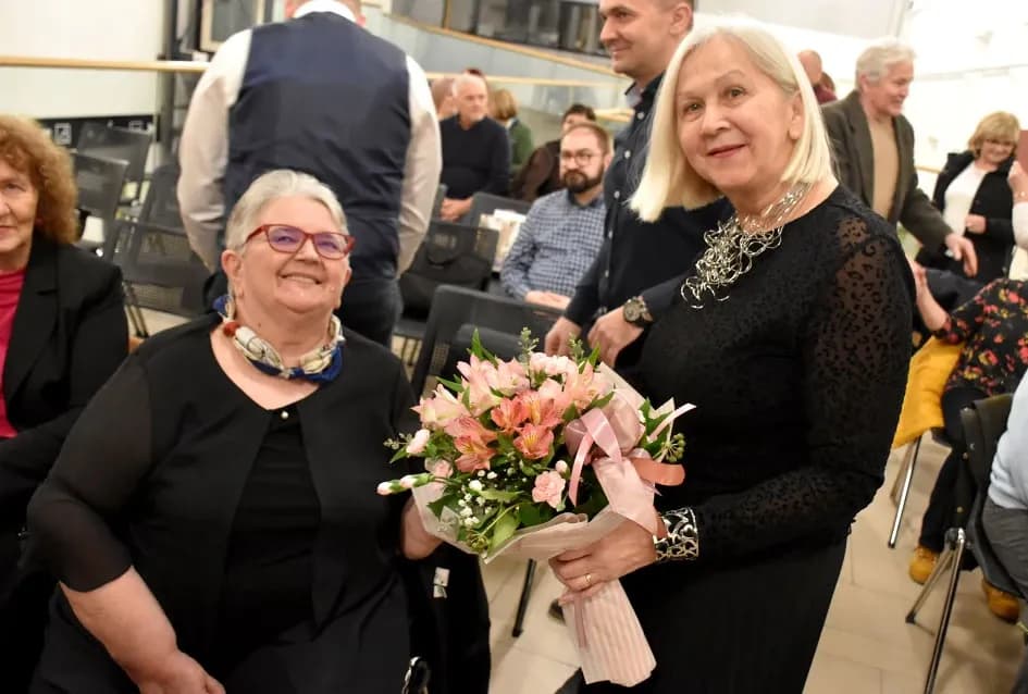 Poezija i makrame Slavice Šperande oduševili posjetitelje Gradske knjižnice Požega