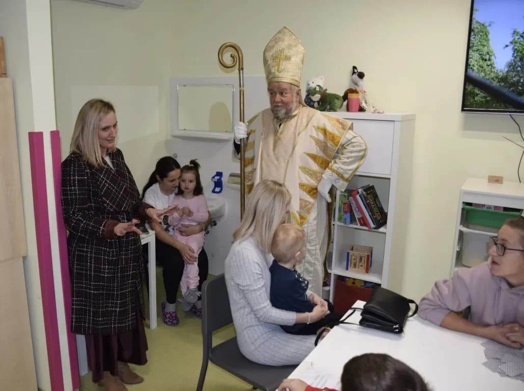 Toplina koja grije dušu: Sveti Nikola donio radost najmlađima u Požegi