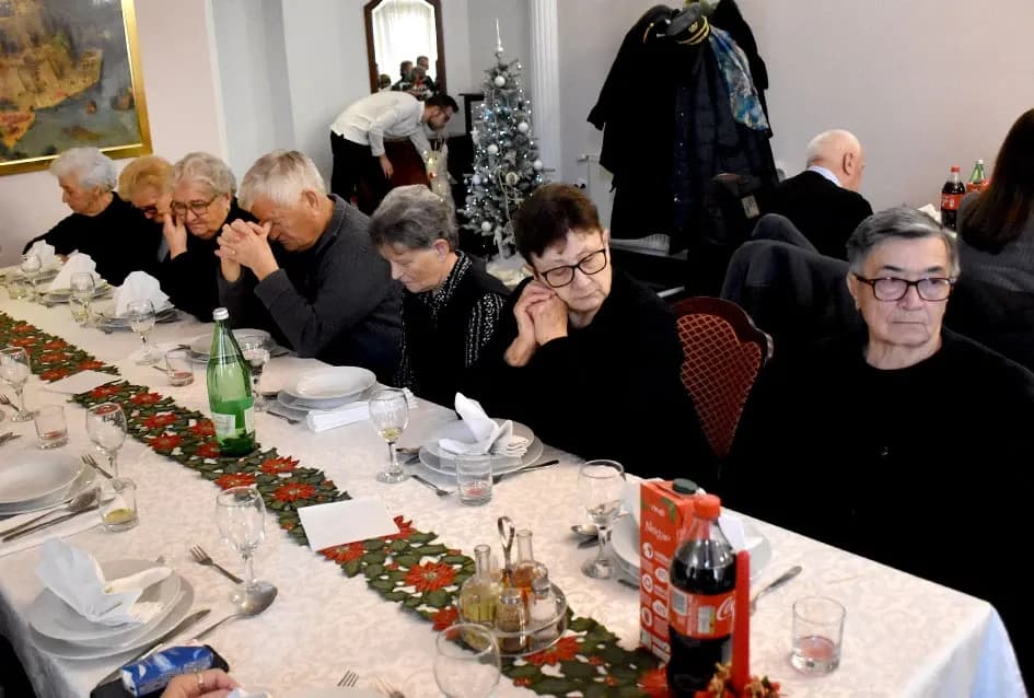 Uoči Božića – tišina, poštovanje i neugasla ljubav roditelja