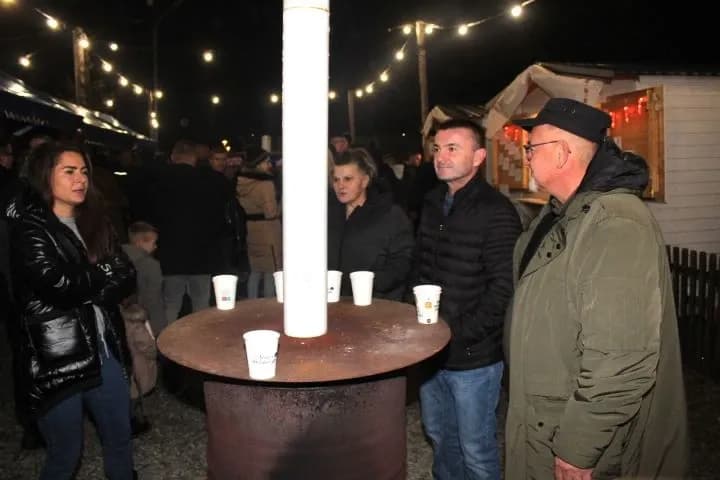 Bećarski šor ponovno ispunjen adventskim ugođajem