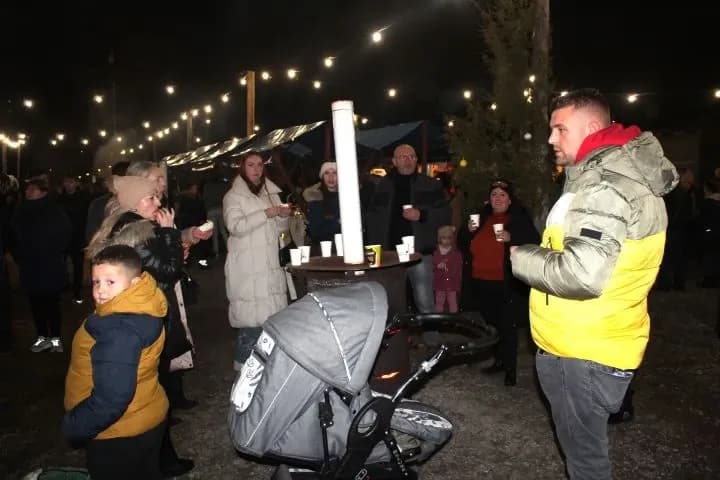 Bećarski šor ponovno ispunjen adventskim ugođajem