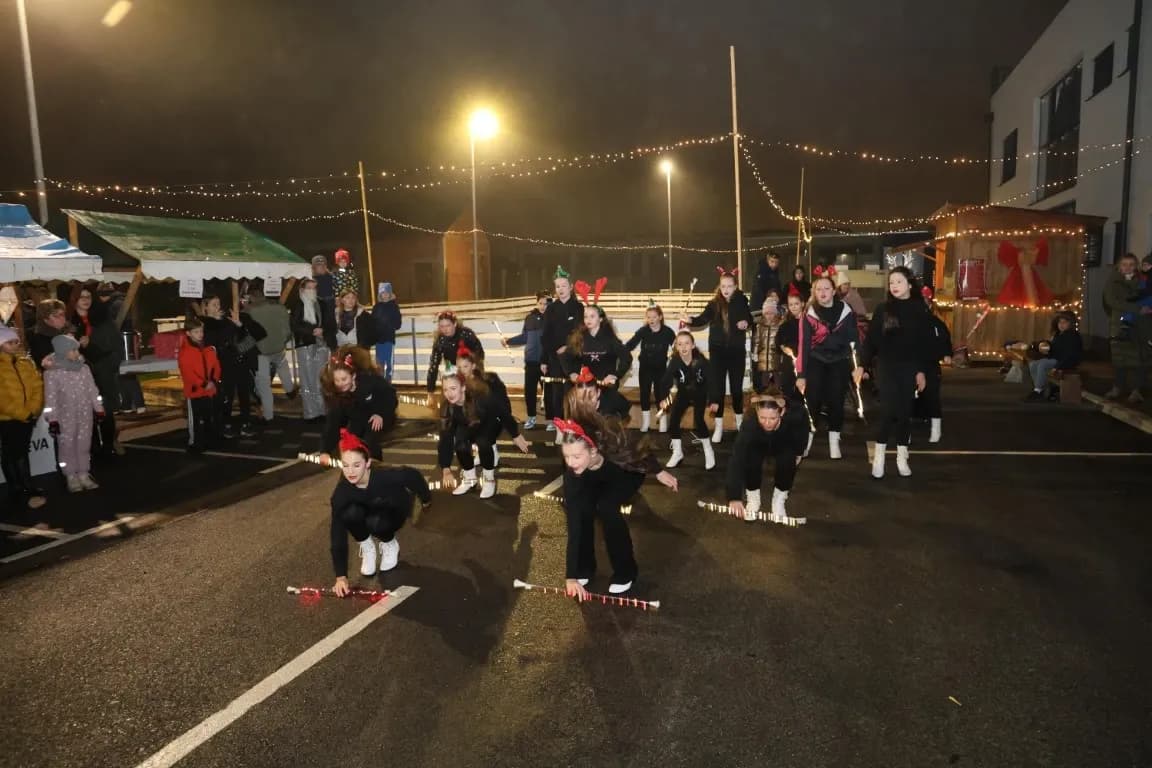 Kutjevo u blagdanskom duhu: Održano adventsko druženje i paljenje četvrte svijeće