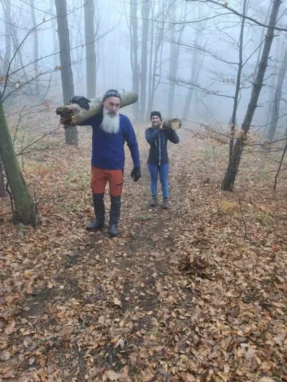Blagdanski ugođaj na Mališćaku: Okićen bor u planinarskom skloništu