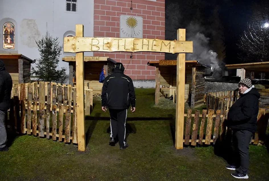 U Velikoj uprizorene žive jaslice uz snažnu humanitarnu poruku
