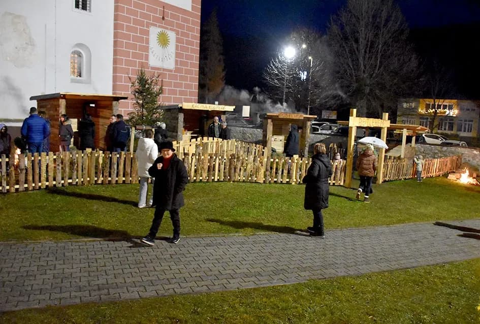 U Velikoj uprizorene žive jaslice uz snažnu humanitarnu poruku