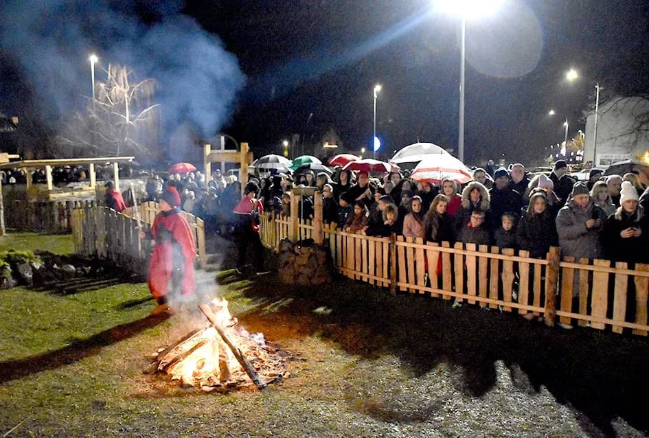 U Velikoj uprizorene žive jaslice uz snažnu humanitarnu poruku