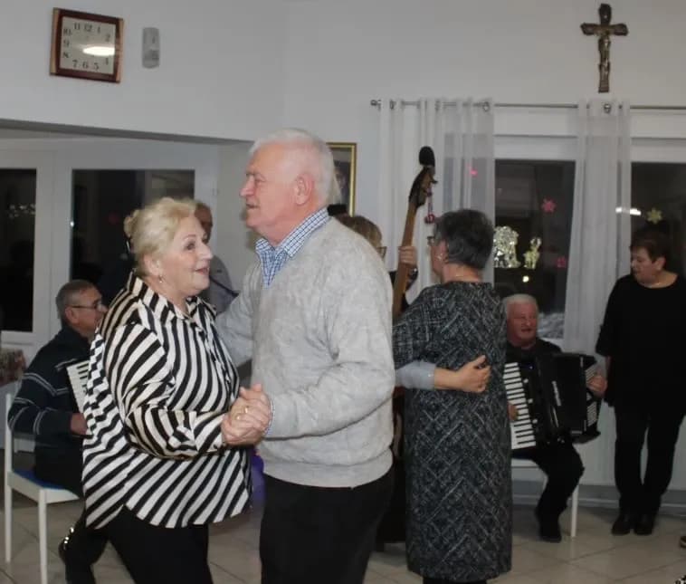 Pleternički umirovljenici posjetili Dom za starije i nemoćne „Baketarić“ u Resniku