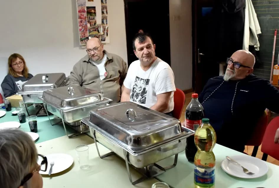Brđani Odreda izviđača Požega uz blagdansko druženje i novu zastavu ispratili uspješnu godinu