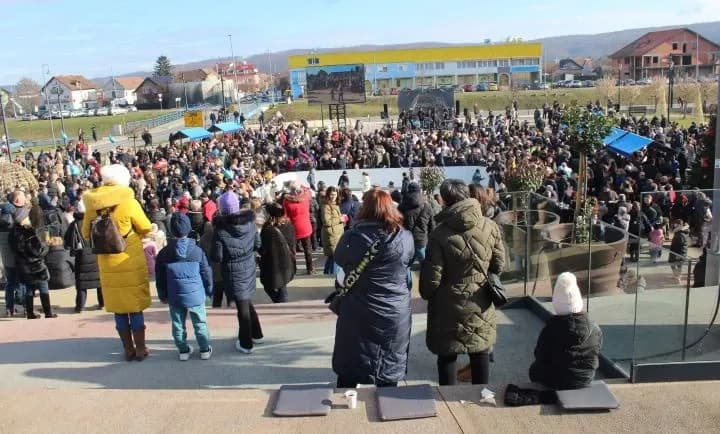 Pleternica Novu godinu dočekala u podne uz pjesmu, ples i slavonsko zajedništvo