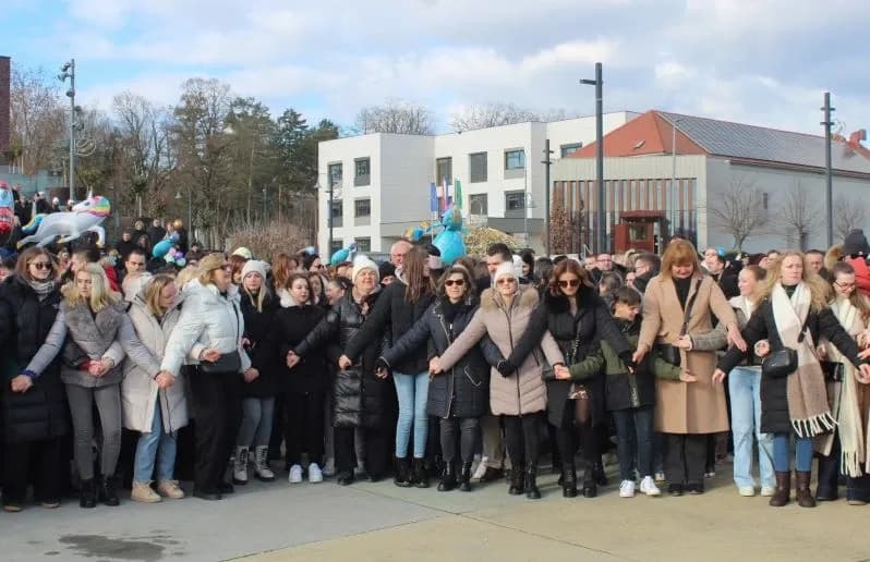 Pleternica Novu godinu dočekala u podne uz pjesmu, ples i slavonsko zajedništvo