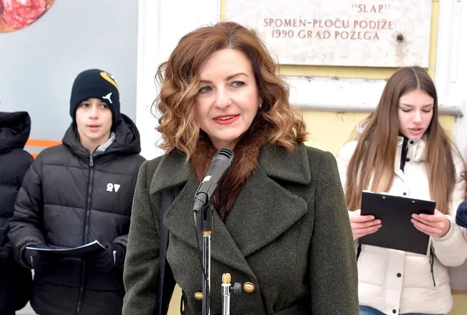 Učenici i učitelji u čast Dobriši Cesariću